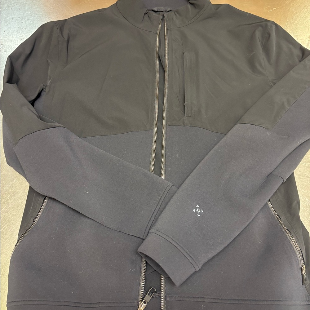 Mens (woman) black carbon capture jacket